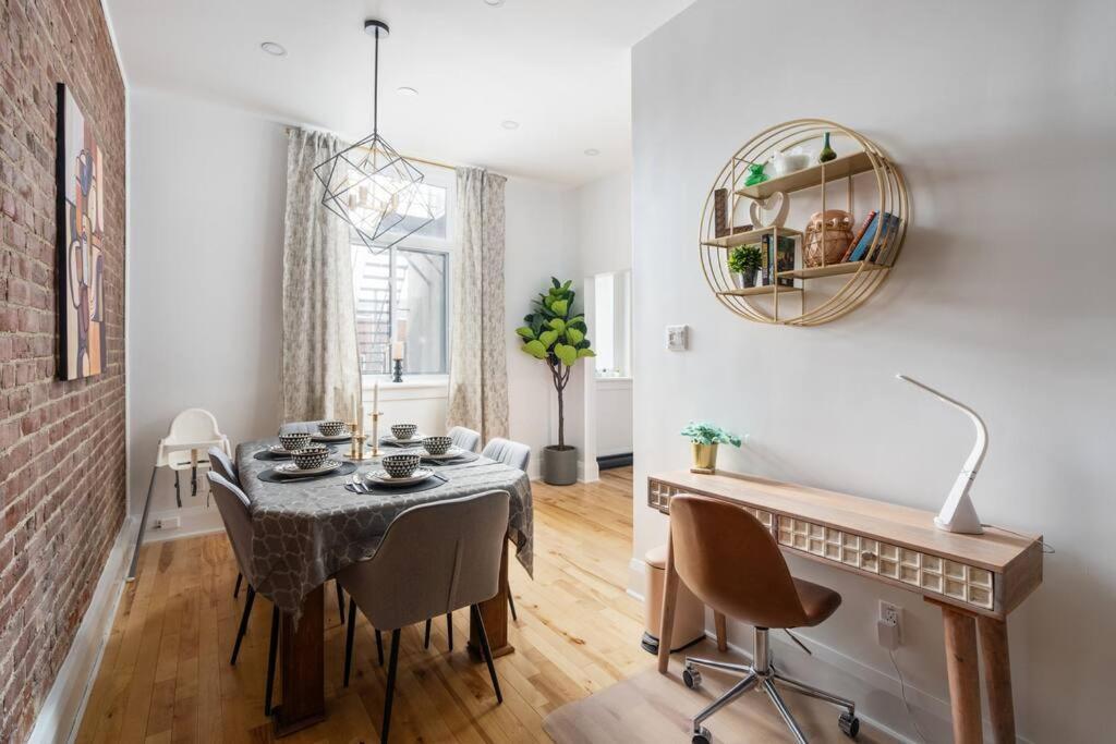 Appartement Downtown Luxe: Metro, King Bed, Parking, Sleeps 6 *